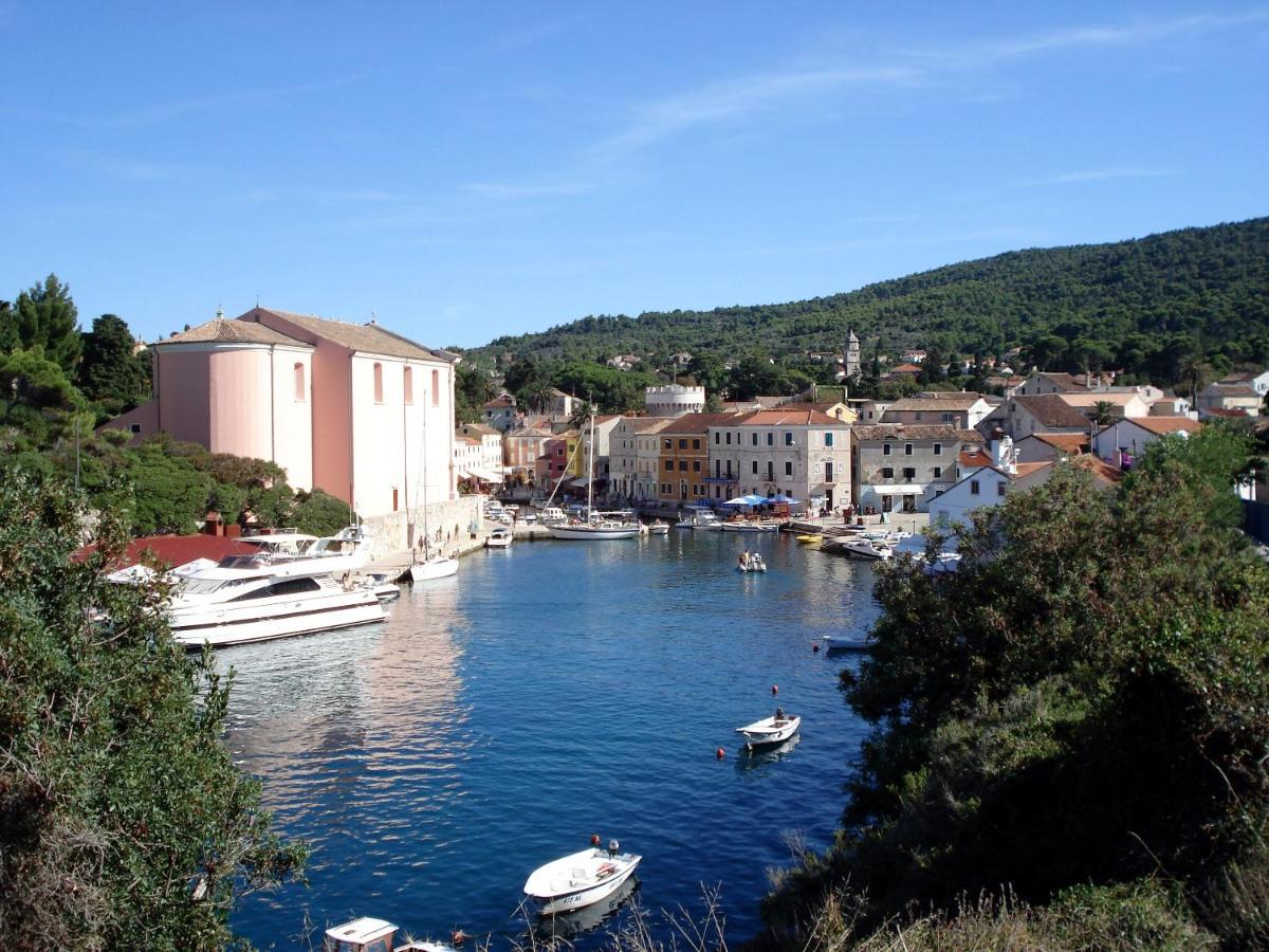 Apartments Velo Veli Losinj Exterior photo